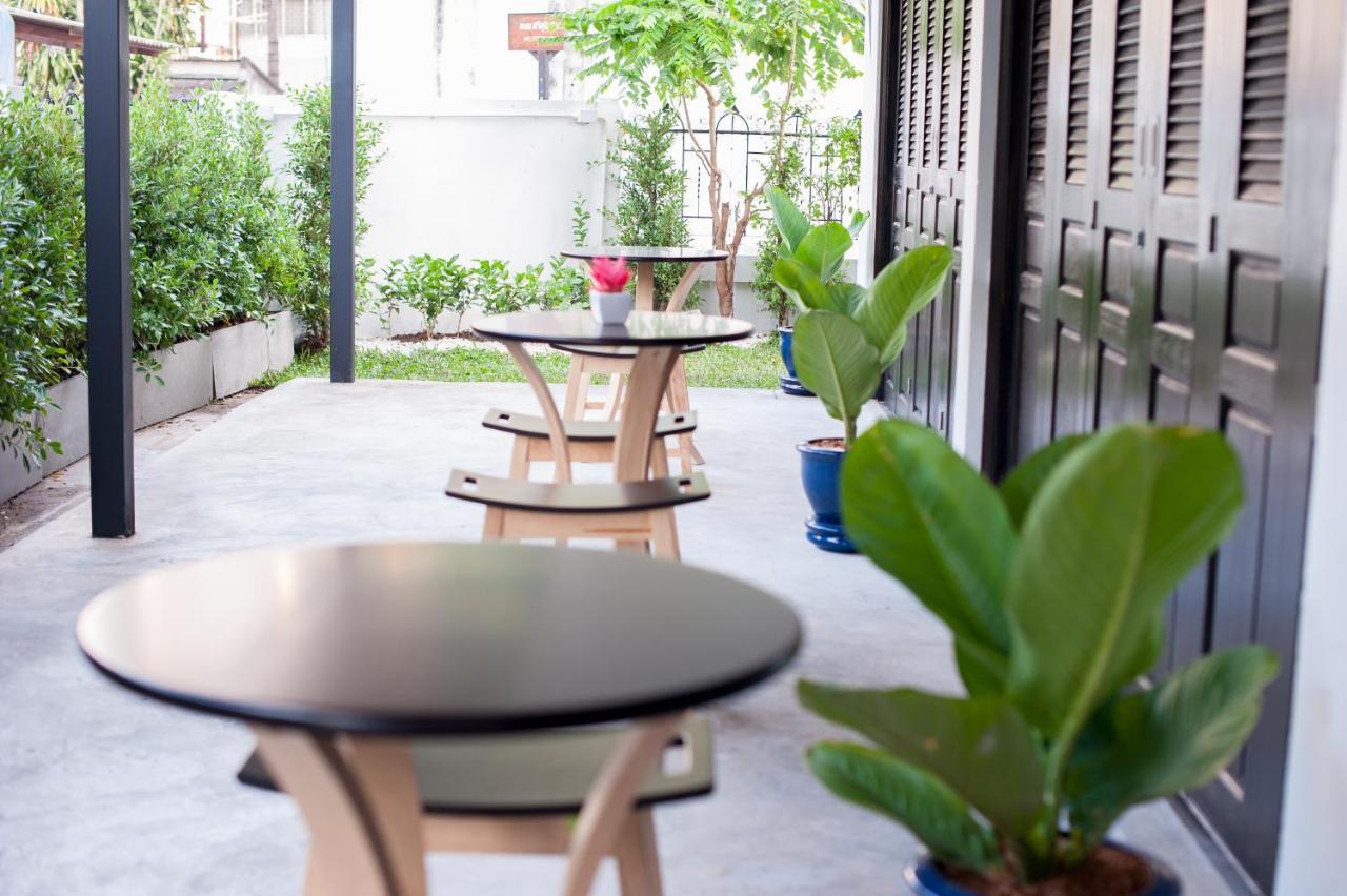 Auberge de jeunesse Baan Ploy In (Adults Only) à Chiang Mai Extérieur photo