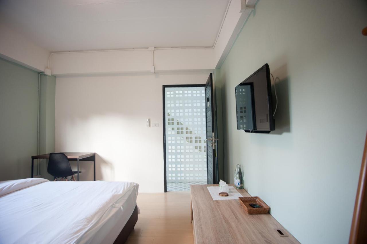 Auberge de jeunesse Baan Ploy In (Adults Only) à Chiang Mai Extérieur photo