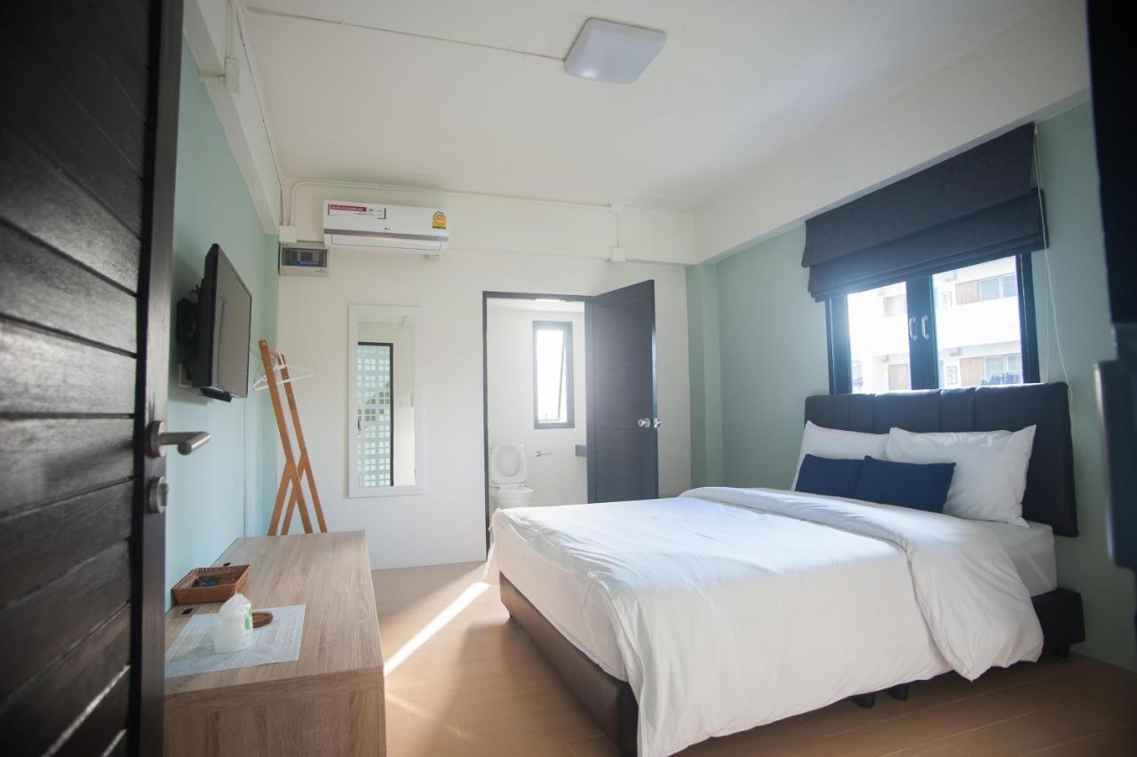 Auberge de jeunesse Baan Ploy In (Adults Only) à Chiang Mai Extérieur photo
