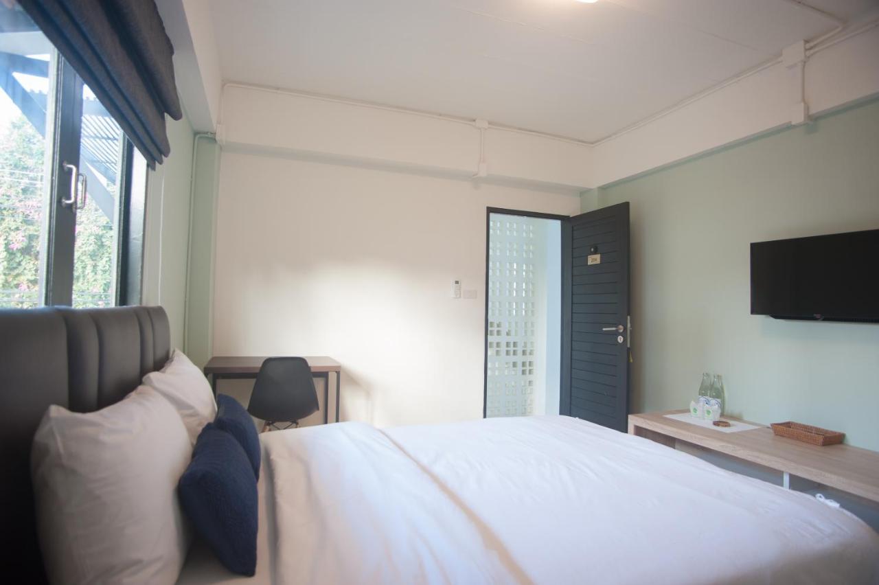 Auberge de jeunesse Baan Ploy In (Adults Only) à Chiang Mai Extérieur photo