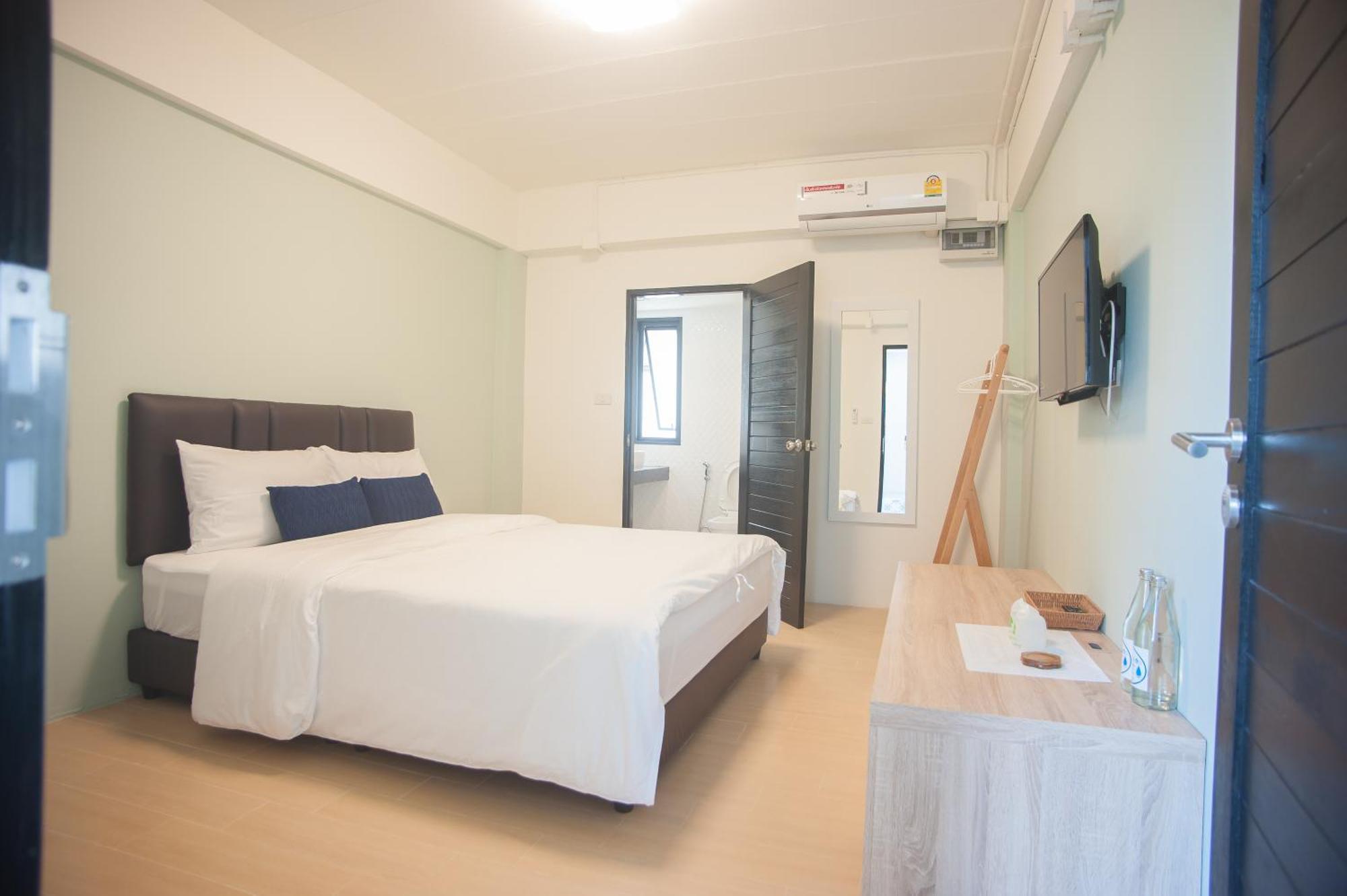 Auberge de jeunesse Baan Ploy In (Adults Only) à Chiang Mai Extérieur photo