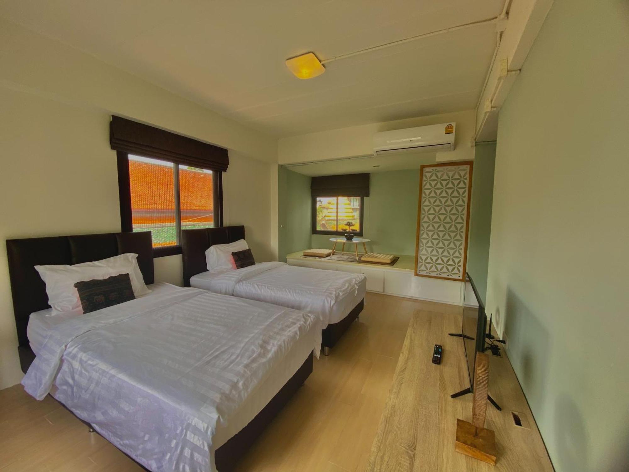 Auberge de jeunesse Baan Ploy In (Adults Only) à Chiang Mai Extérieur photo
