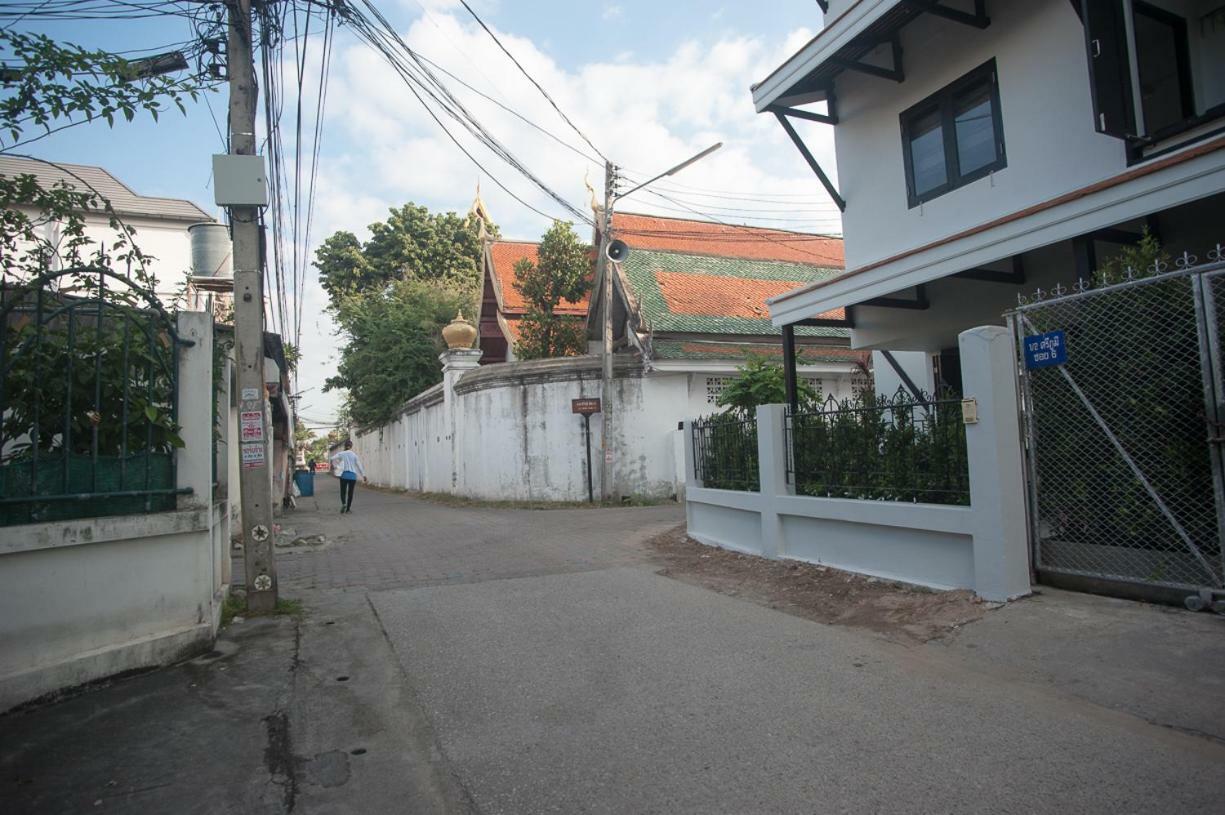 Auberge de jeunesse Baan Ploy In (Adults Only) à Chiang Mai Extérieur photo
